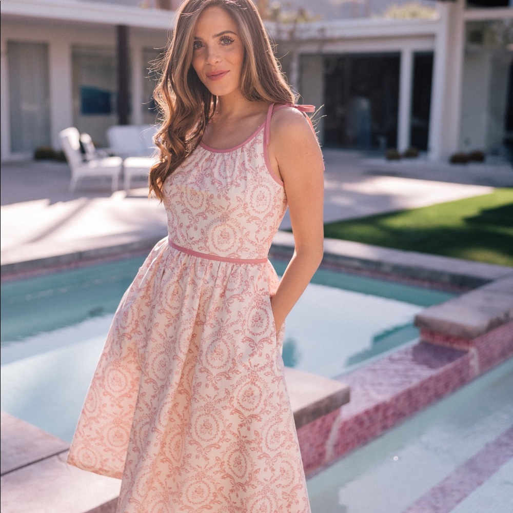 ISO Gal Meets Glam Norah Dress 💕
